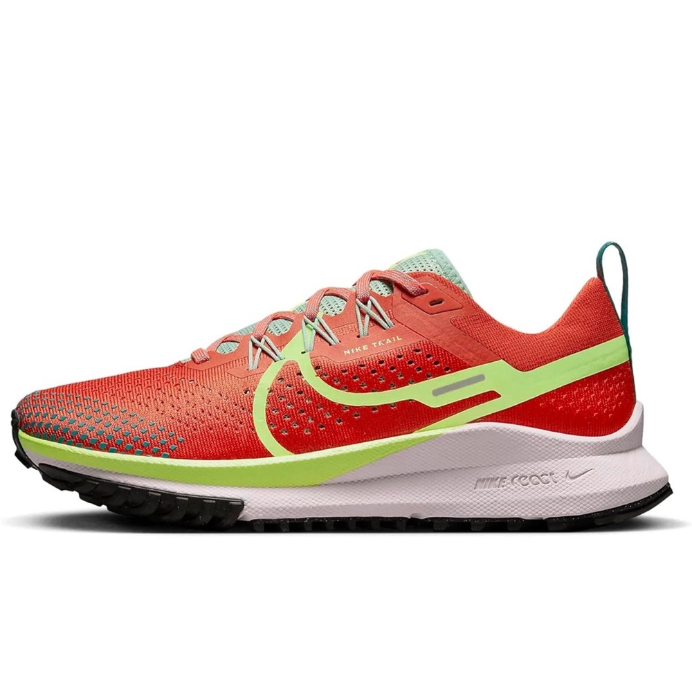 Nike Pegasus Trail 4 - women’s running shoe size 8.5